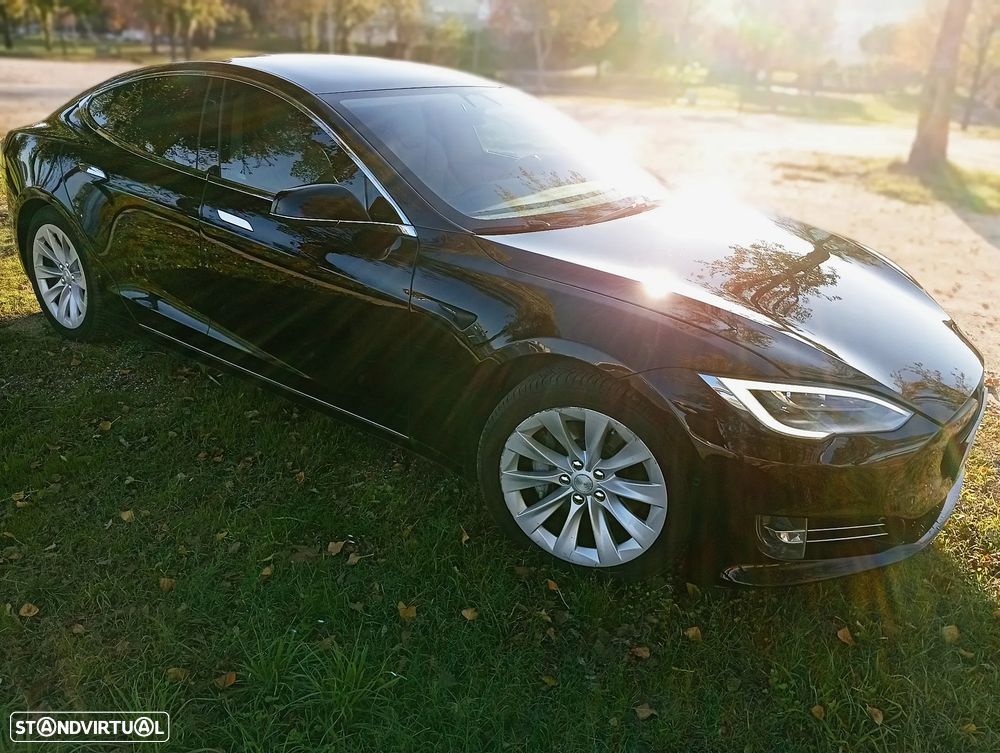 Tesla Model S - 20