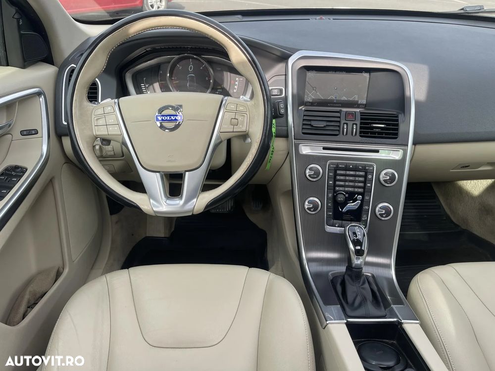 Volvo XC 60 D4AWD Momentum - 27