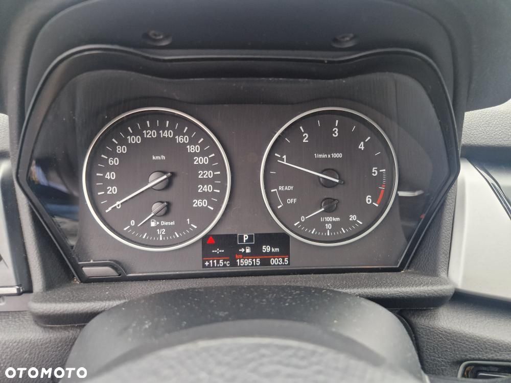 BMW Seria 2 218d - 11