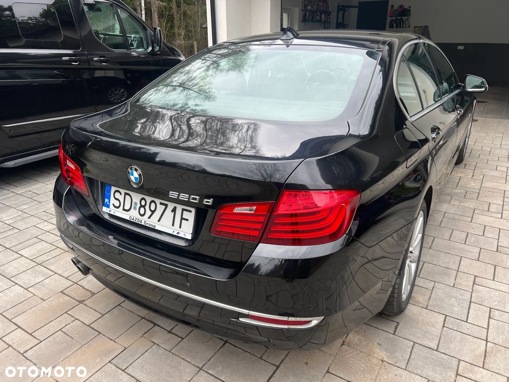 BMW Seria 5 520d Luxury Line - 12