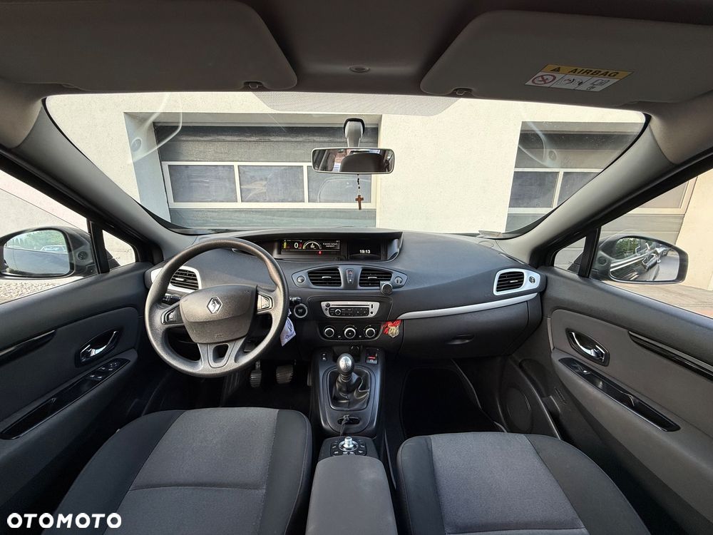 Renault Scenic 1.5 dCi Bose - 11