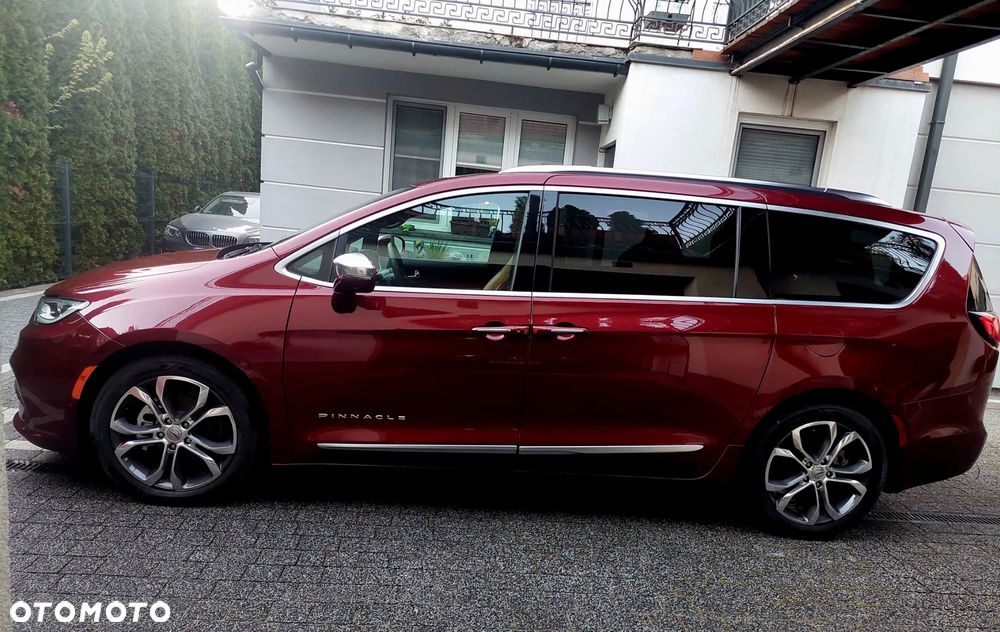 Chrysler Pacifica - 32