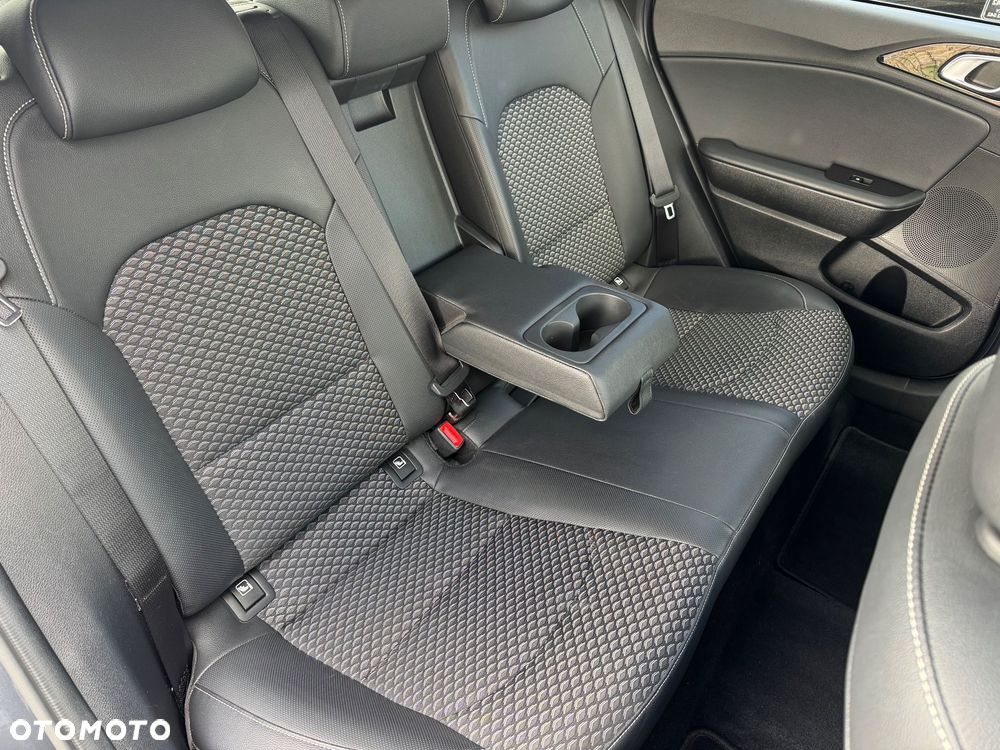 Kia XCeed - 13