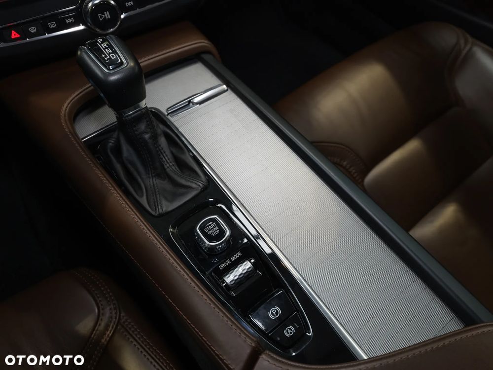 Volvo V90 Cross Country D4 AWD Pro - 27