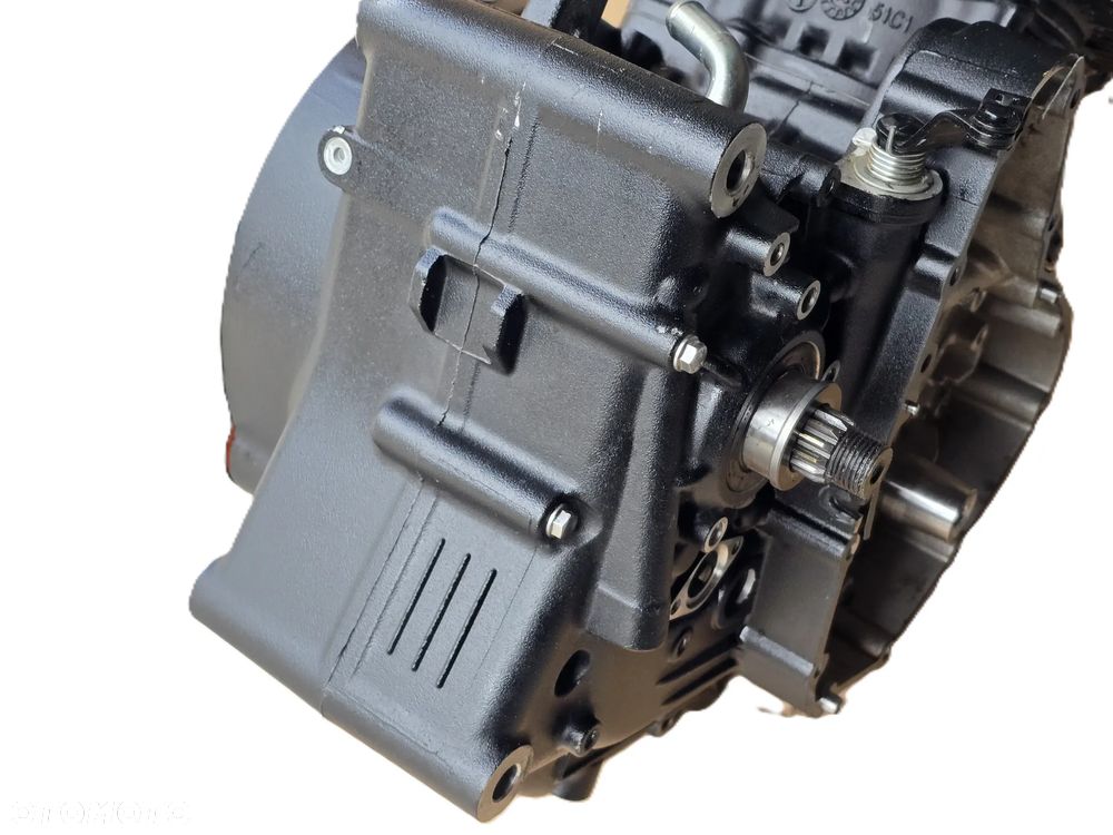 SILNIK TRIUMPH SPEED 400 SCRAMBLER - 25