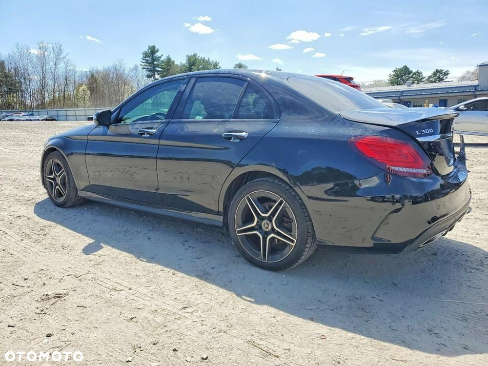 Mercedes-Benz Klasa C 300 4Matic 9G-TRONIC AMG Line - 5