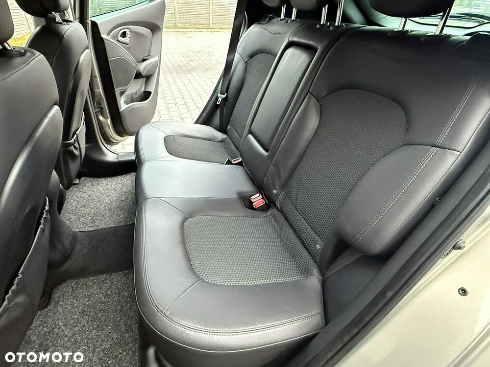 Hyundai ix35 2.0 Premium 2WD - 17