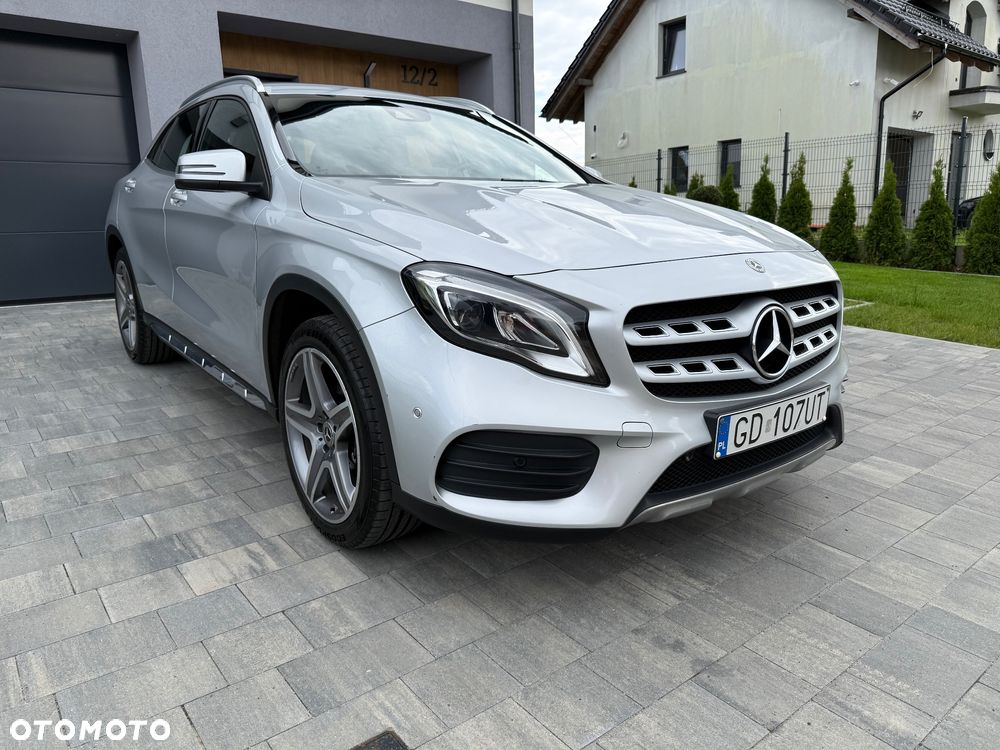 Mercedes-Benz GLA 200 7G-DCT AMG Line - 1