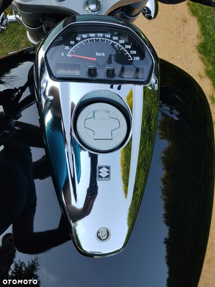 Suzuki Intruder - 22
