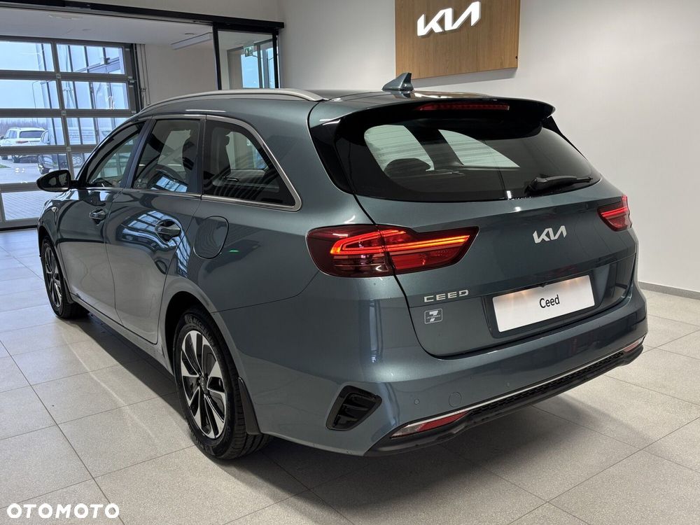 Kia Ceed - 4