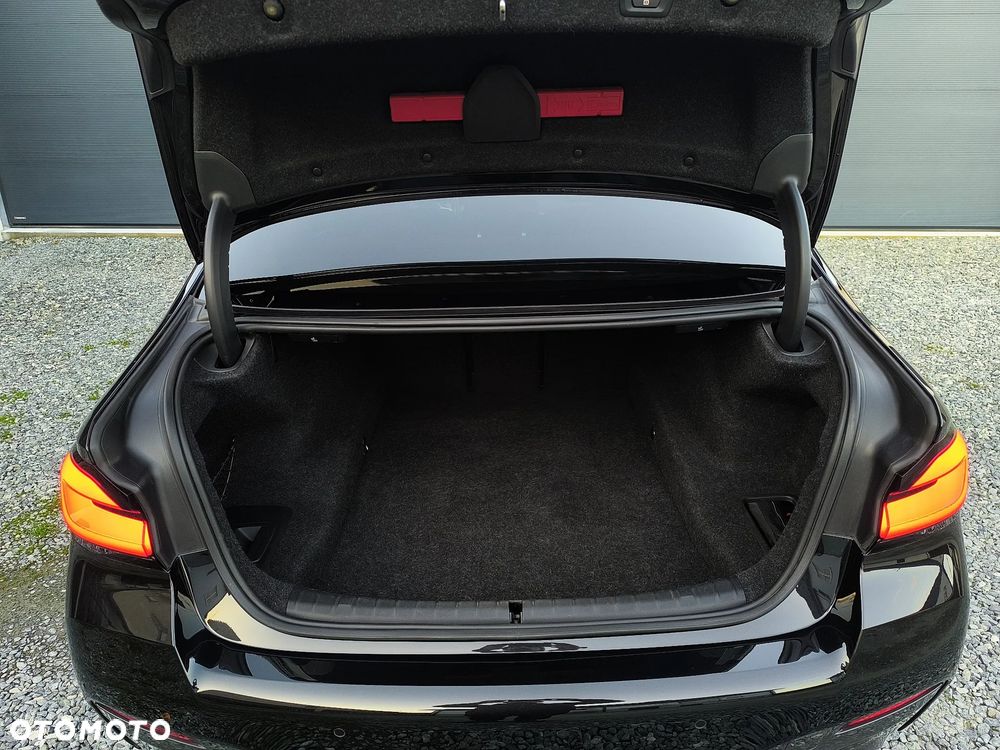 BMW Seria 5 530d xDrive M Sport Edition - 17