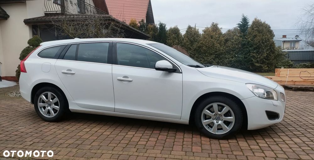Volvo V60 D5 AWD Geartronic Momentum - 10