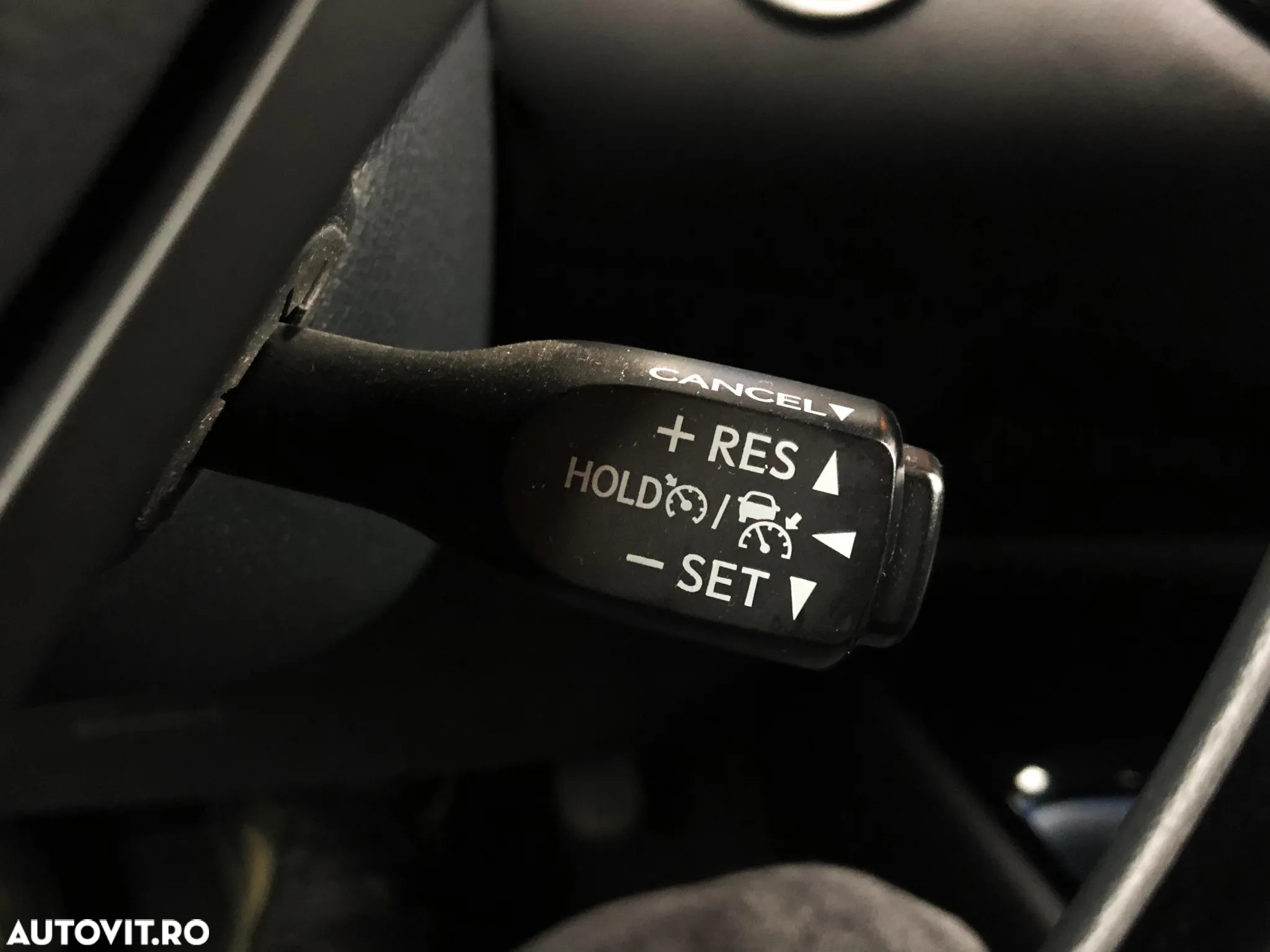 Toyota C-HR 1.8 HSD 122 CP 4x2 CVT Cult - 19