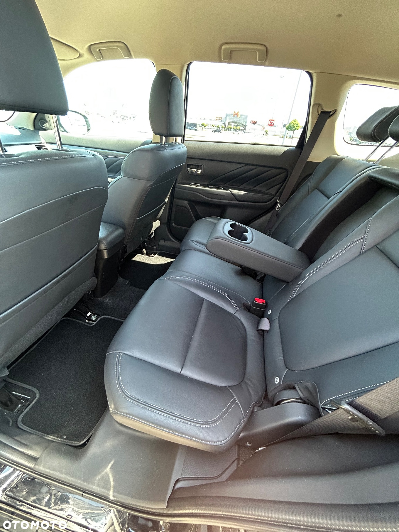 Mitsubishi Outlander - 8