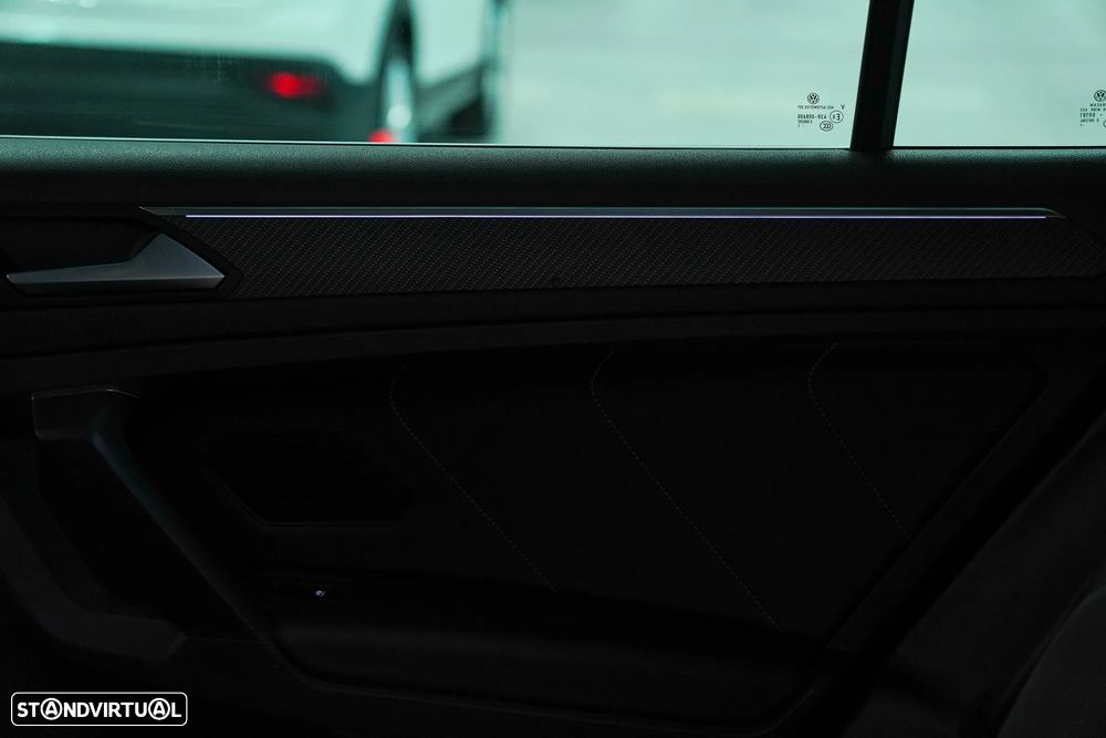 VW Tiguan 2.0 TDI R-Line DSG - 15