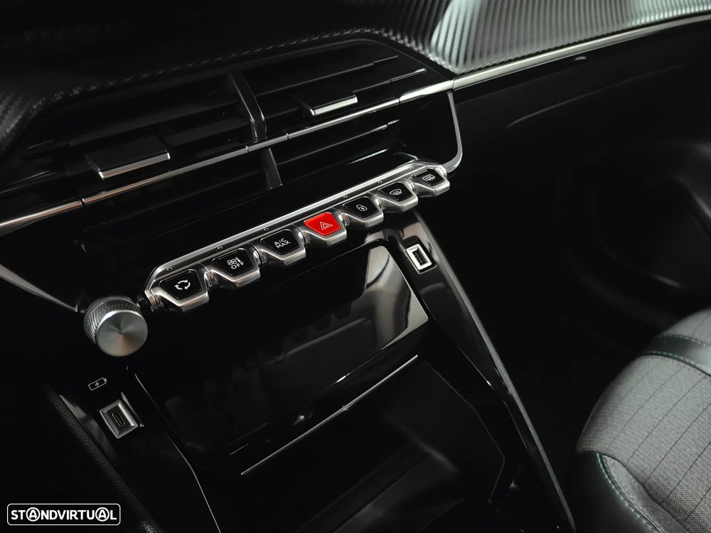 Peugeot 208 1.2 PureTech Allure EAT8 - 43