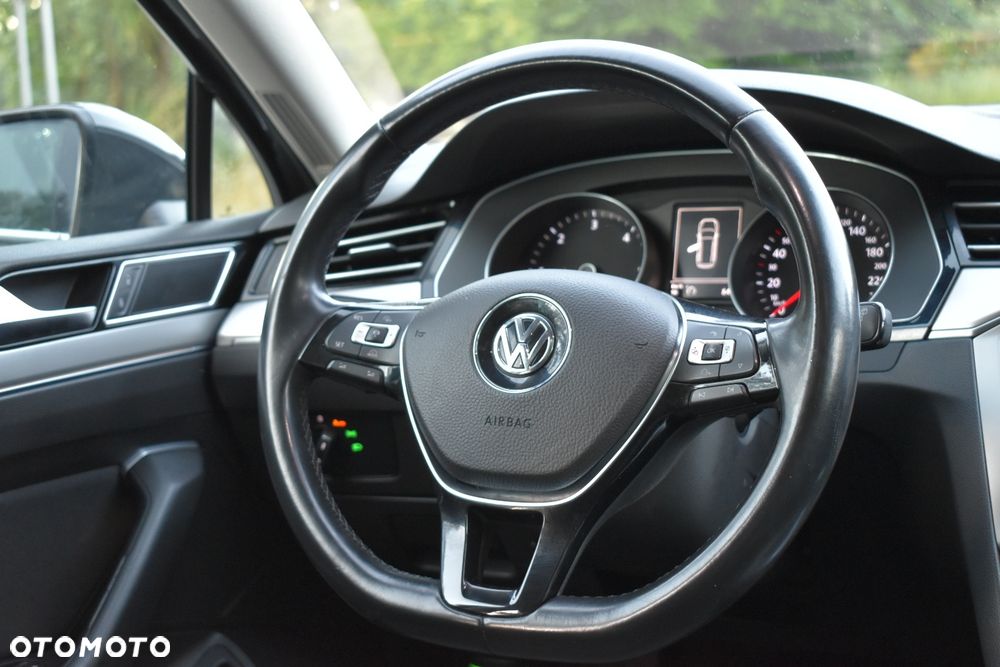 Volkswagen Passat - 6