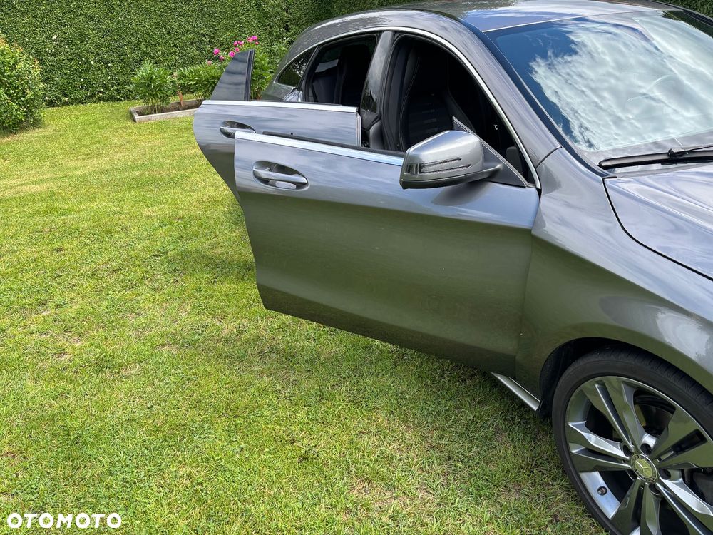 Mercedes-Benz CLA 180 7G-DCT - 10