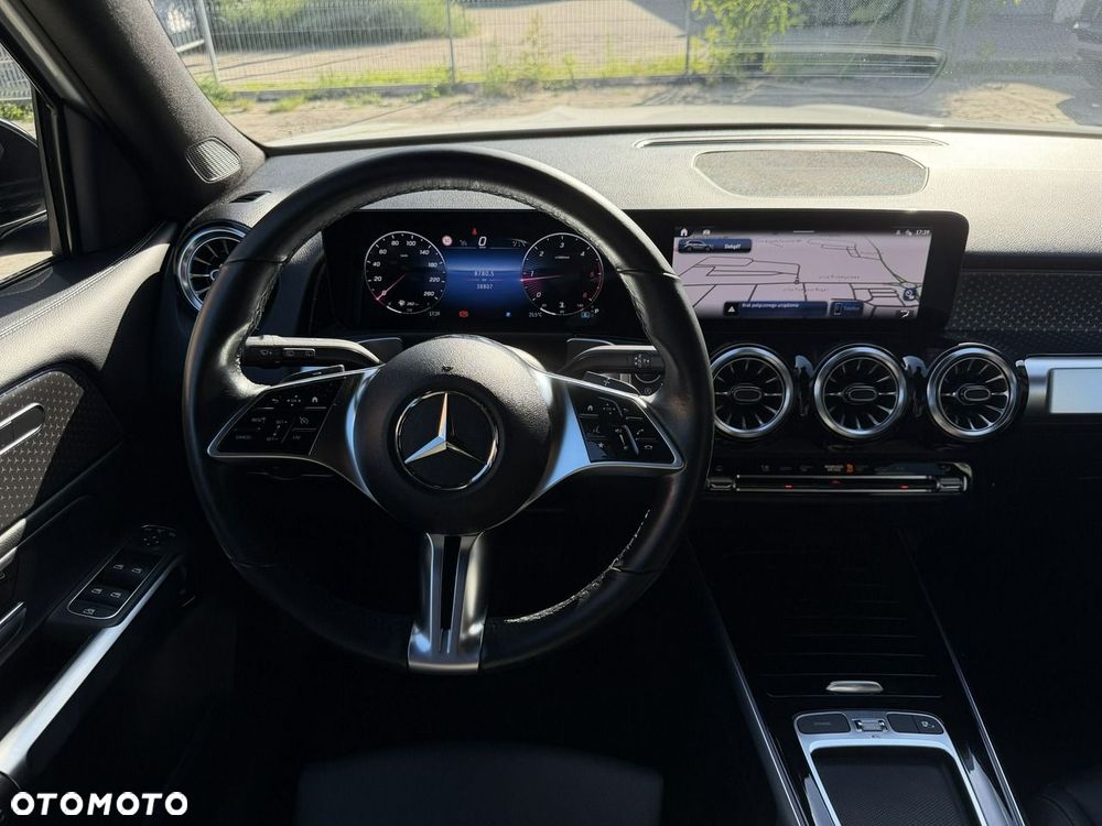 Mercedes-Benz GLB - 14