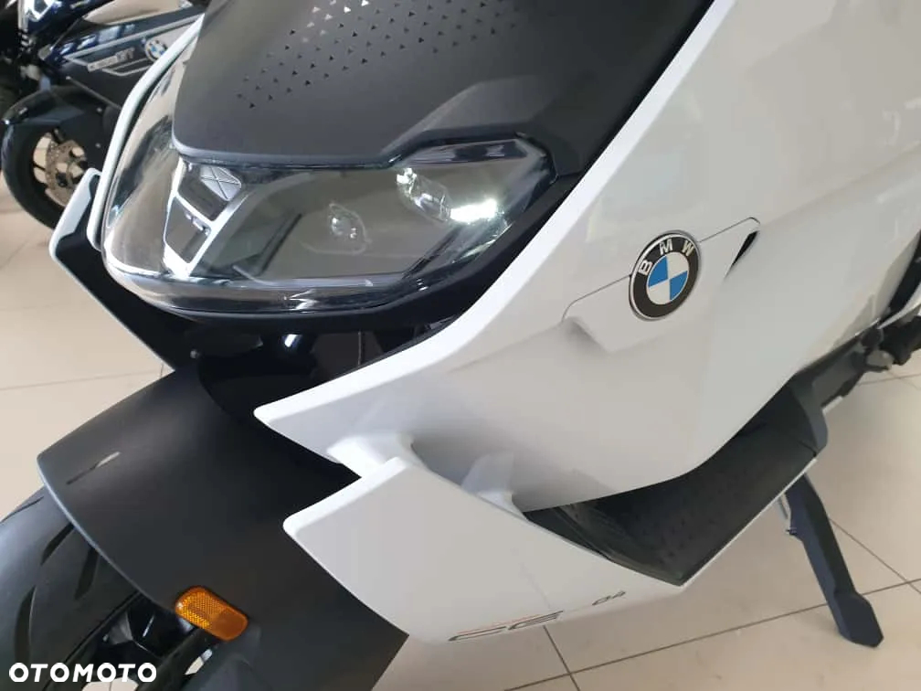 BMW CE 04 - 10