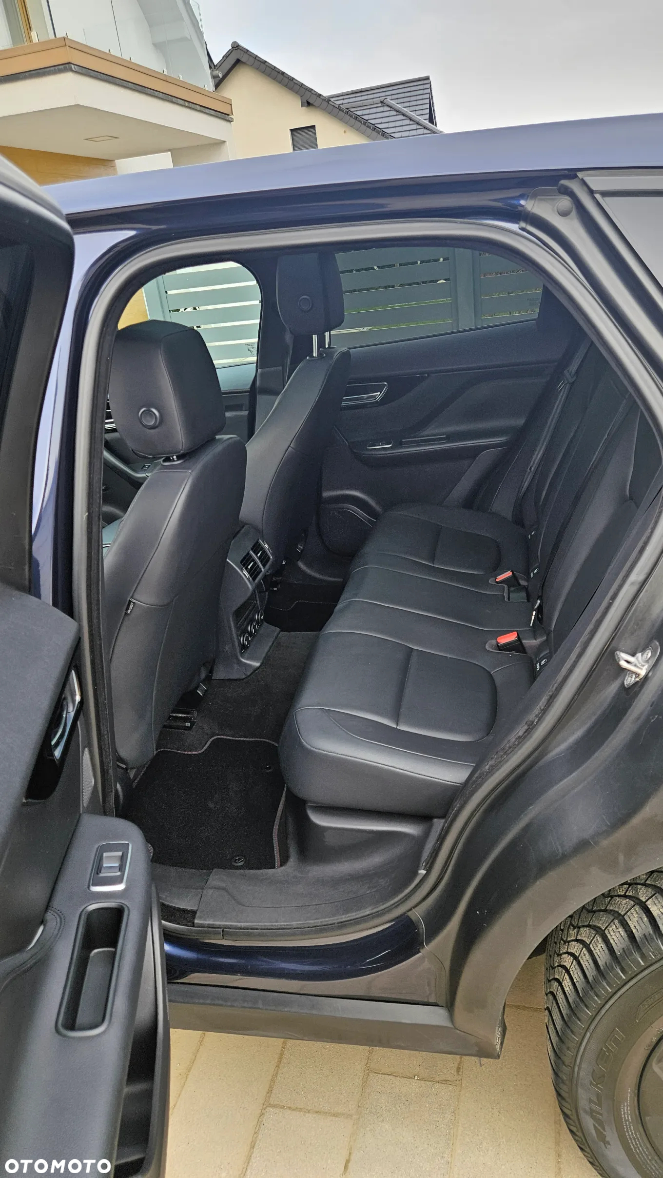 Jaguar F-Pace 3.0 V6 AWD Portfolio - 16