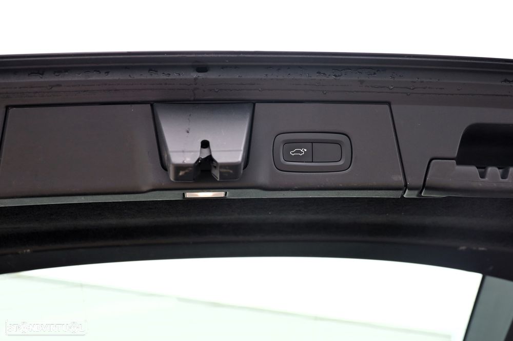 Volvo V90 2.0 D4 Momentum Geartronic - 5