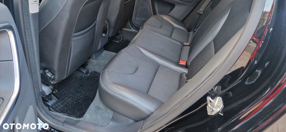 Volvo XC 60 D4 Momentum - 16