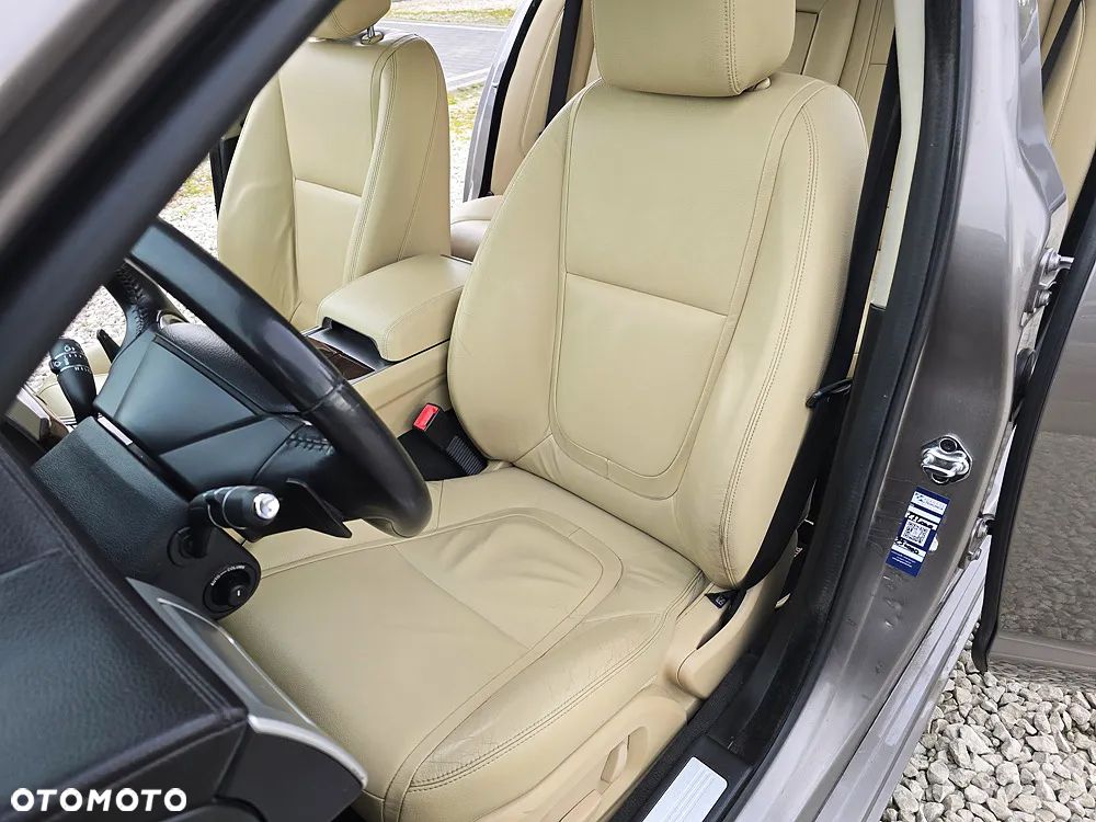 Jaguar XF 2.2 D Premium Luxury - 16