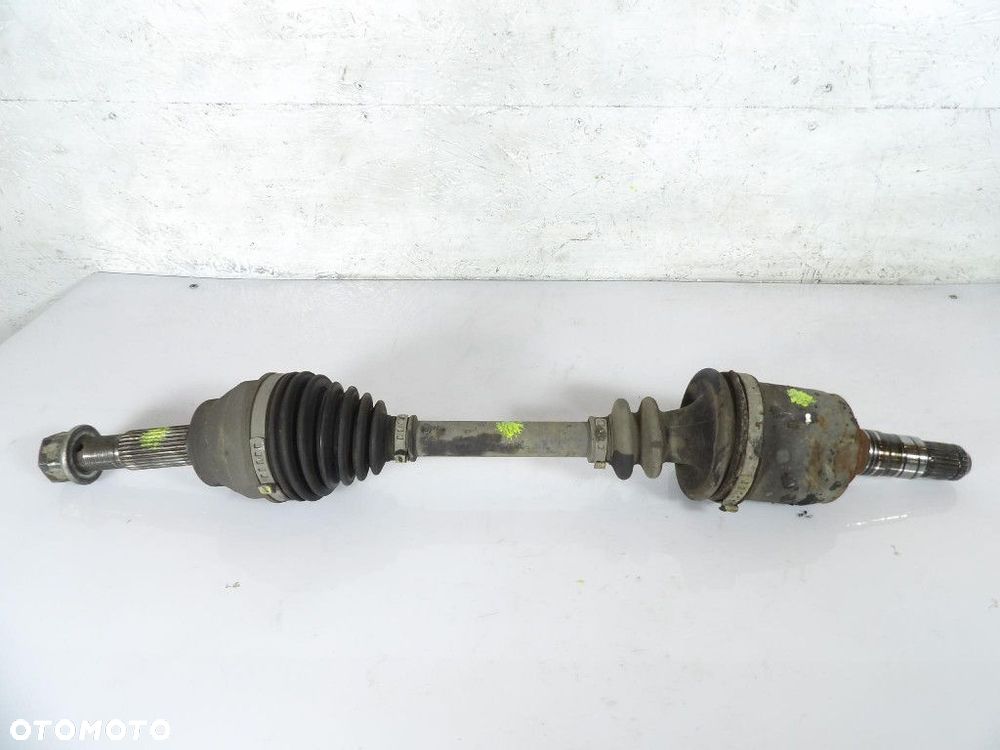 INFINITI G37 PÓŁOŚ PRAWA PRZÓD