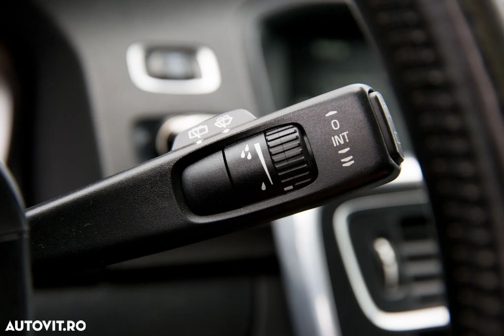 Volvo V60 D2 Geartronic Kinetic - 30