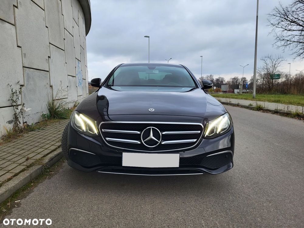 Mercedes-Benz Klasa E 220 d 4-Matic 9G-TRONIC - 2
