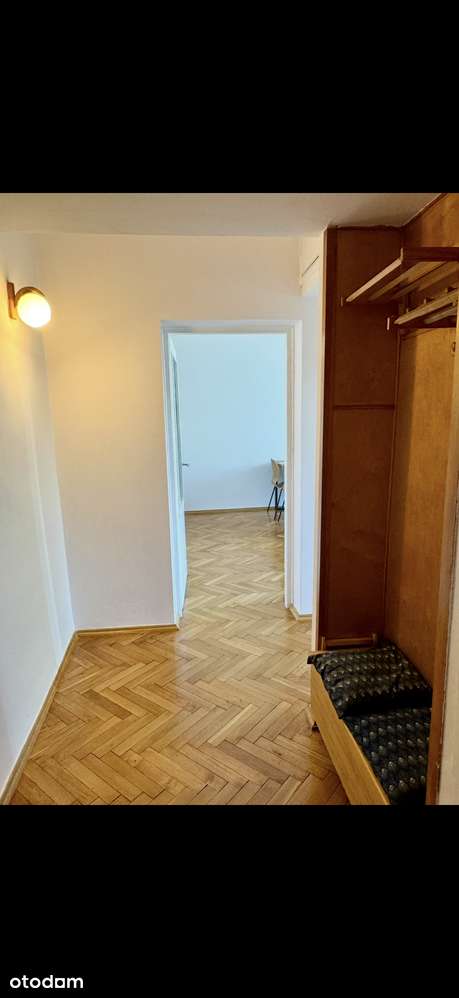 Wysokie jednopokojowe mieszkanie na Starym Mokotowie blisko SGH