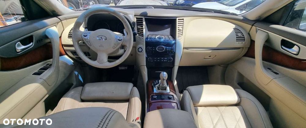 Infiniti QX70 - 7