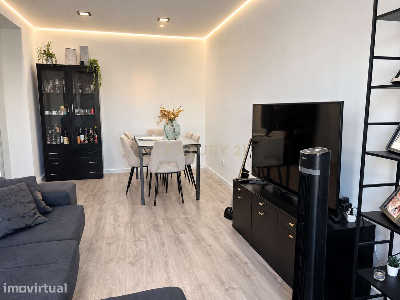 Apartamento T1 Renovado - Grande imagem: 3/21