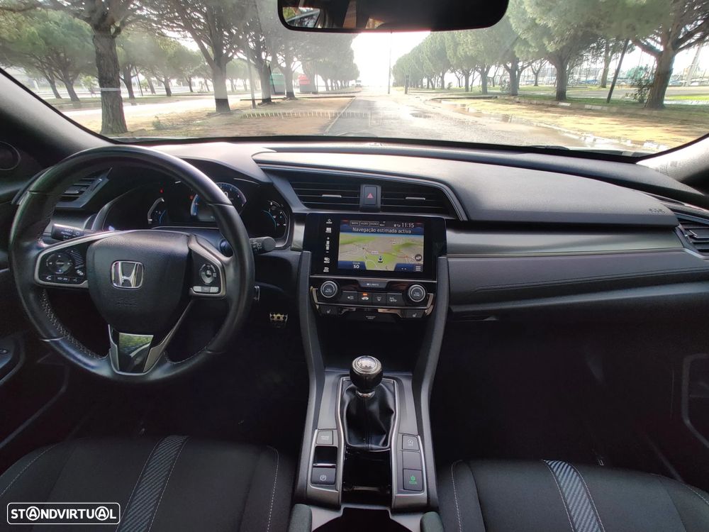 Honda Civic 1.0 i-VTEC Executive - 16