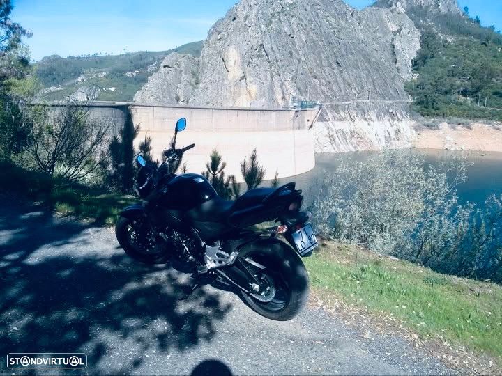 Suzuki GSR Black Edition - 2