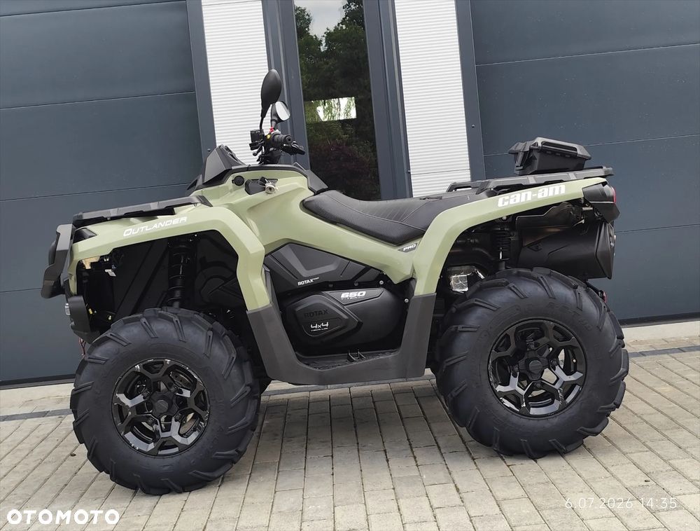 Can-Am Outlander - 4