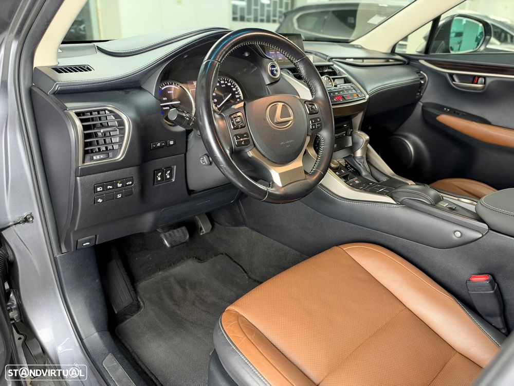 Lexus NX 300h Executive Plus - 16