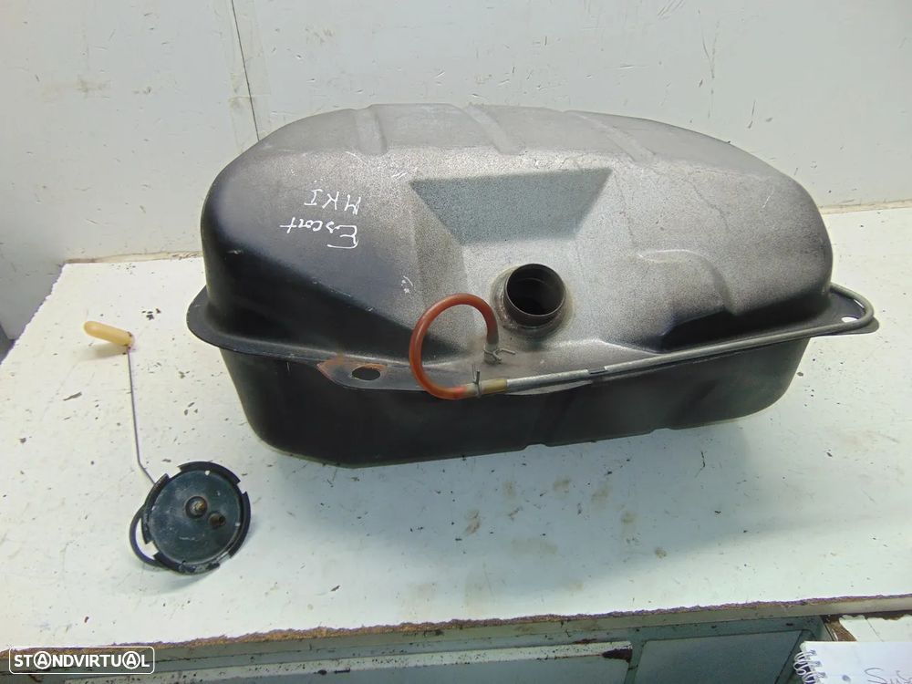 Ford Escort MK1 depósito gasolina - 1