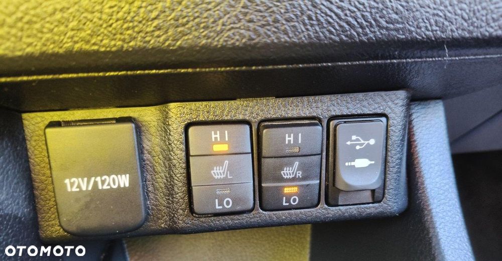 Toyota Auris 1.6 Valvematic Executive - 24