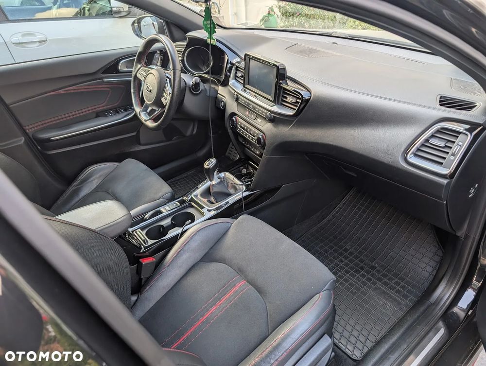 Kia Ceed 1.6 T-GDI GT - 13