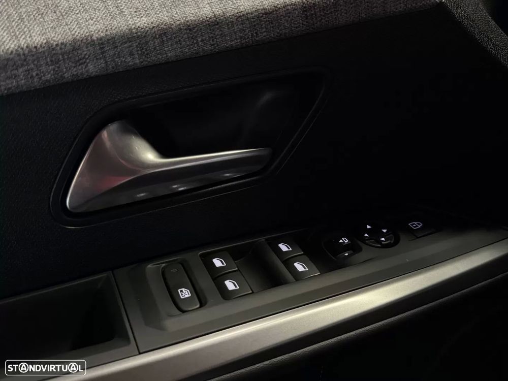 Peugeot 3008 1.2 Hybrid Allure Pack e-DCS6 - 15