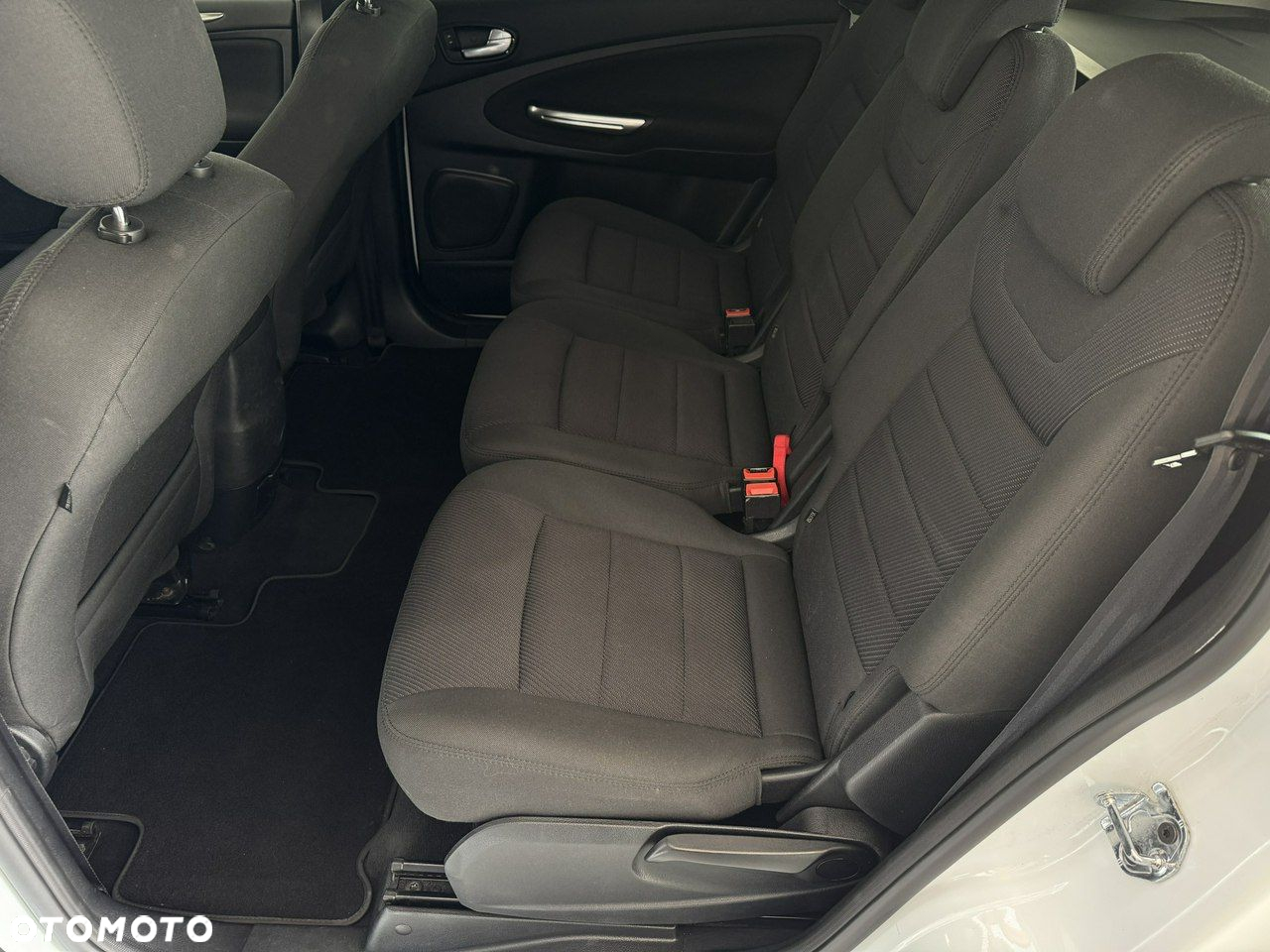 Ford S-Max - 20