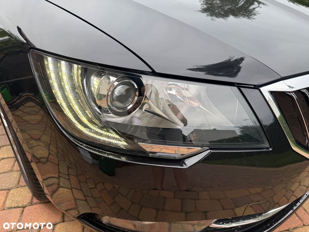 Skoda Superb 2.0 TDI Business DSG - 32