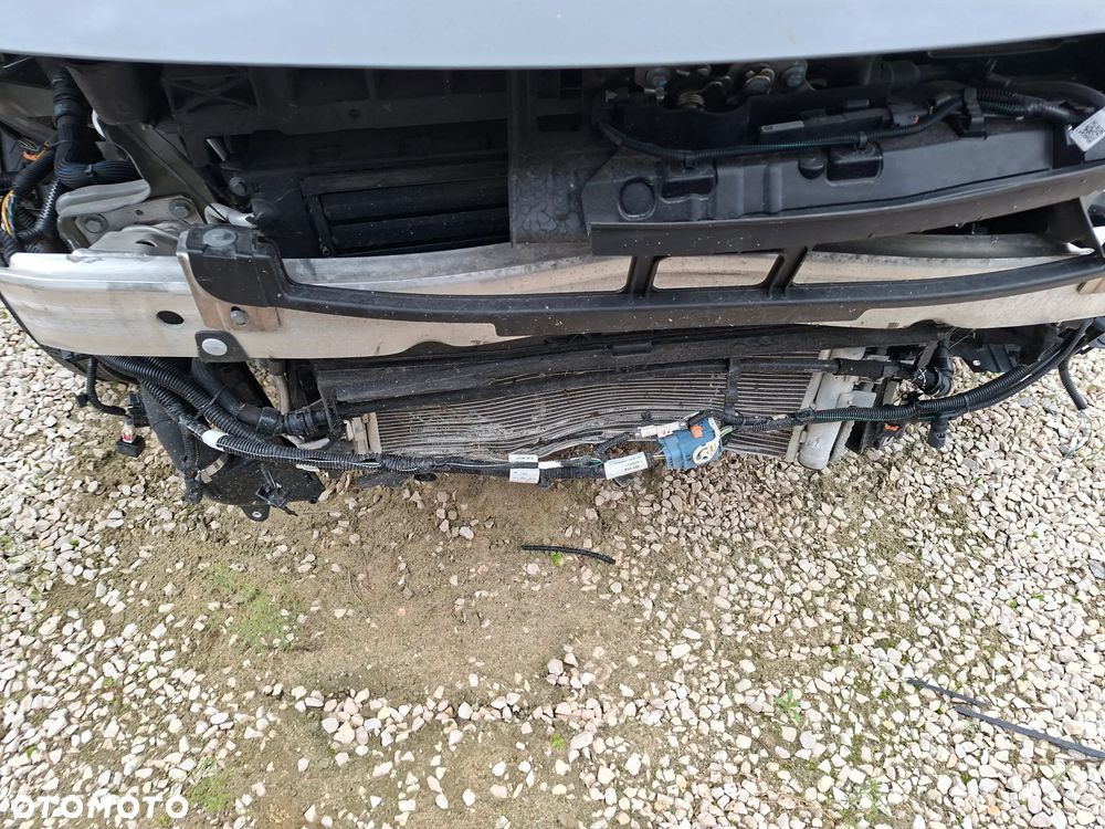 Peugeot 308 - 8