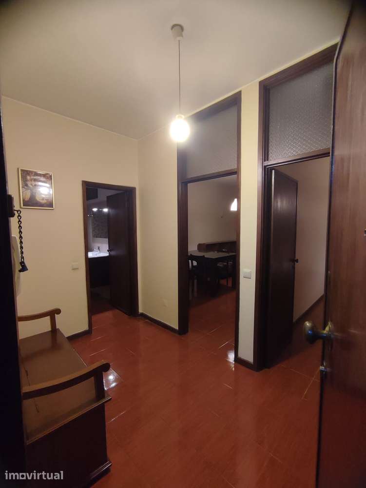 Apartamento perto do centro do Porto com boa exposição solar - Grande imagem: 3/6