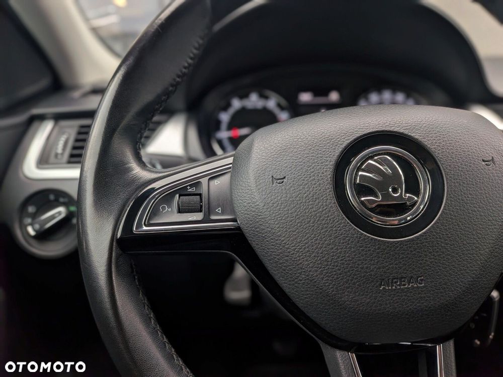 Skoda RAPID 1.0 TSI Ambition - 18