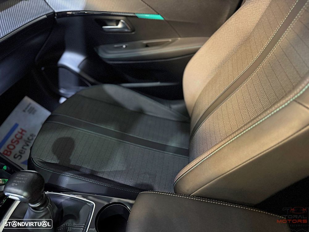 Peugeot 208 1.2 PureTech Allure Pack - 21