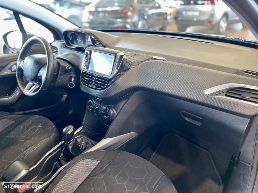 Peugeot 2008 1.2 PureTech Style - 23