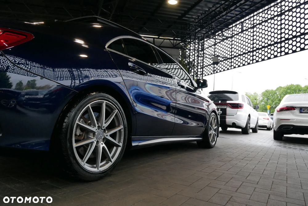 Mercedes-Benz CLA AMG 45 4Matic AMG Speedshift DCT 7G - 33